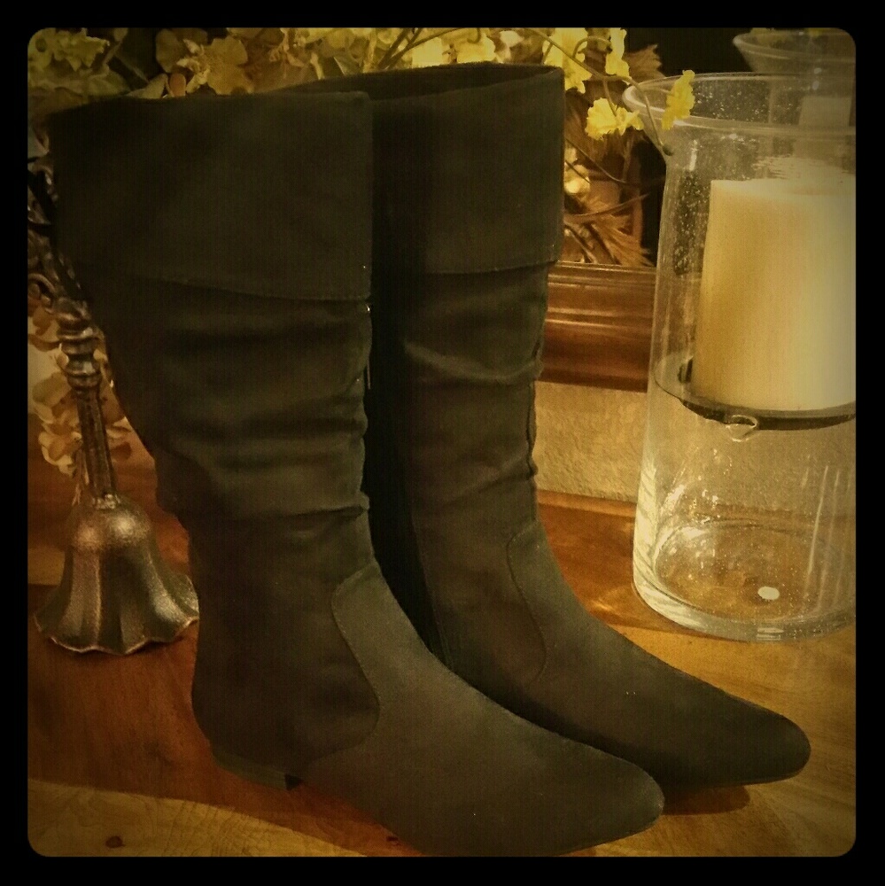 Arizona Suede Scrunch Boots